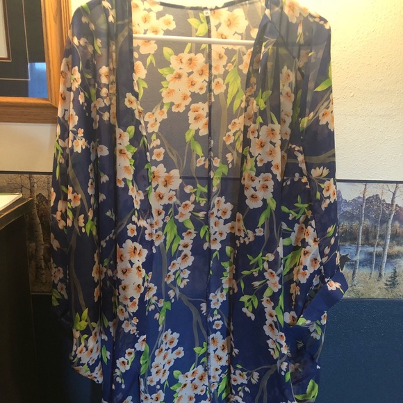 Floral Kimono - Picture 2 of 2